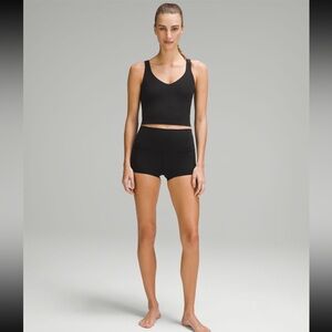 Lululemon Wunder Train High-Rise Short 2”